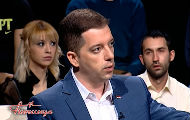 Инцидент у К. Митровици, Ђурић осудио напад на новинарке Инцидент у К. Митровици, Ђурић осудио напад на новинарке